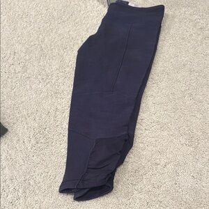 Lululemon navy capris